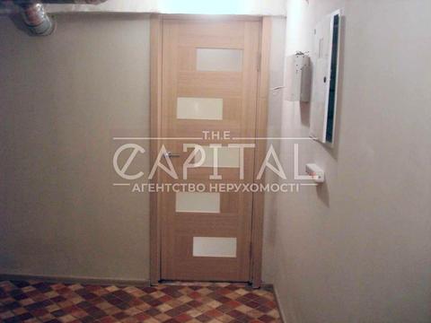 комерційна за адресою Почайнинська вул., 42/48