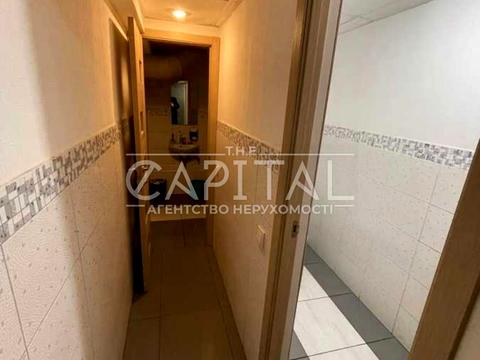 комерційна за адресою Почайнинська вул., 42/48