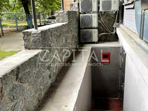 комерційна за адресою Почайнинська вул., 42/48