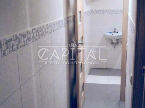 комерційна за адресою Почайнинська вул., 42/48