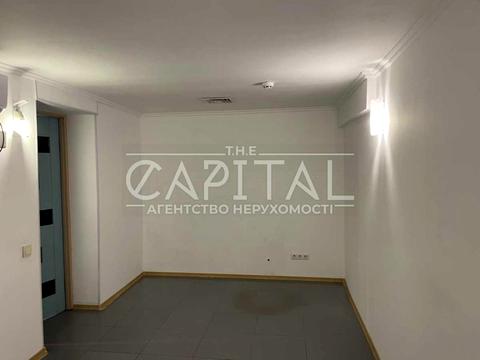 комерційна за адресою Почайнинська вул., 42/48