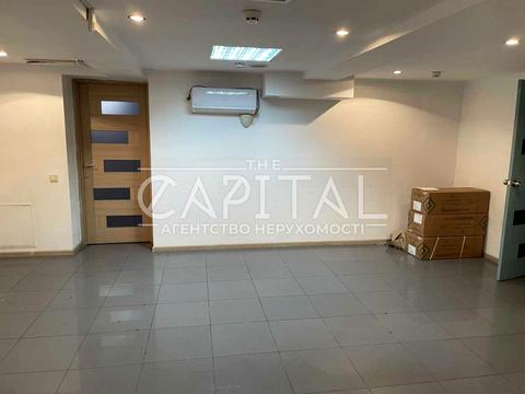 комерційна за адресою Почайнинська вул., 42/48