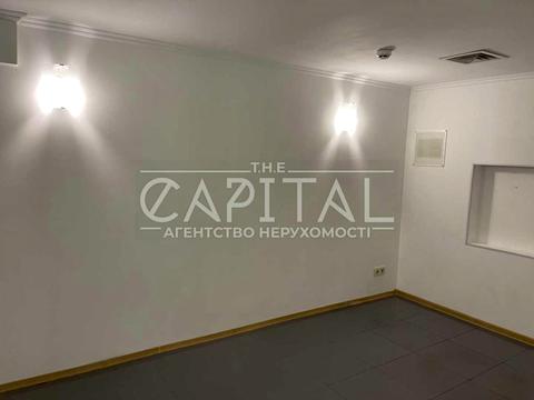 комерційна за адресою Почайнинська вул., 42/48