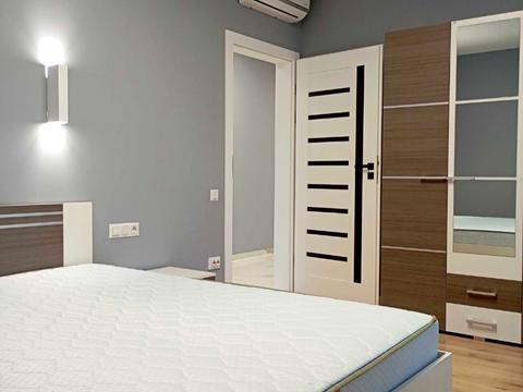 квартира за адресою Хотинська вул., 12