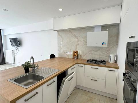 квартира за адресою Дениса Січинського вул., 2