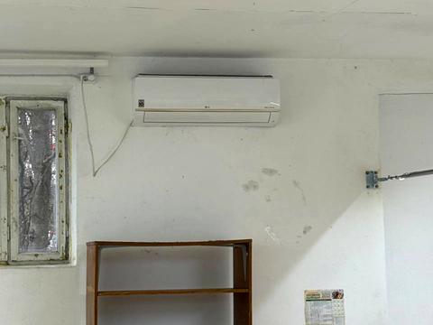 комерційна за адресою Молодіжна вул., 12/1