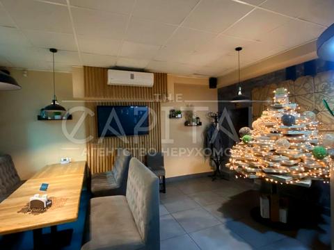 комерційна за адресою Борщагівська вул., 152