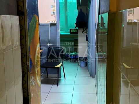 комерційна за адресою Борщагівська вул., 152