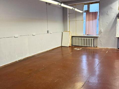 комерційна за адресою Молодіжна вул., 12/1