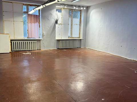 комерційна за адресою Молодіжна вул., 12/1