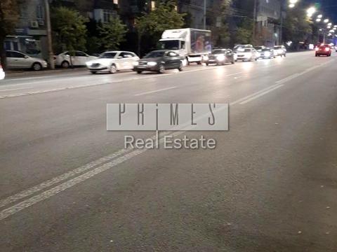 комерційна за адресою Миру просп., 7