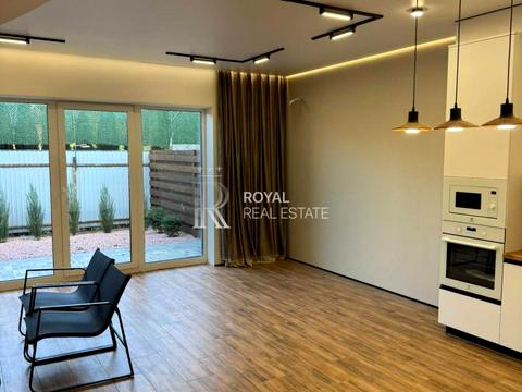 будинок за адресою 10-й Північно-Озерний, 1