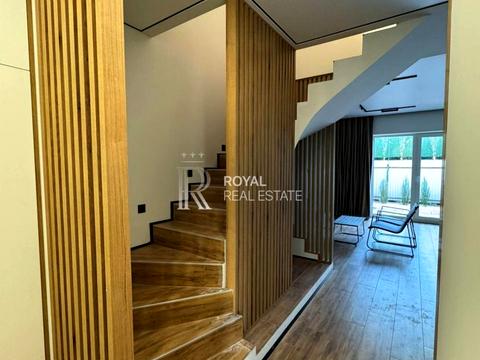 будинок за адресою 10-й Північно-Озерний, 1