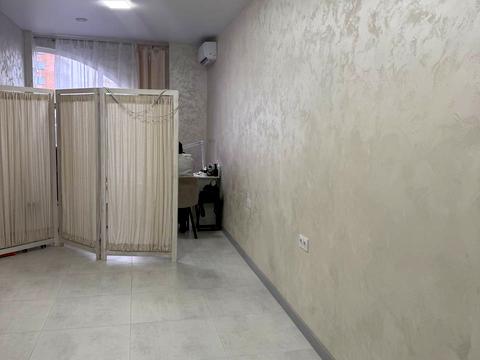 комерційна за адресою Подільська вул., 58