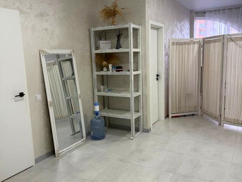 комерційна за адресою Подільська вул., 58