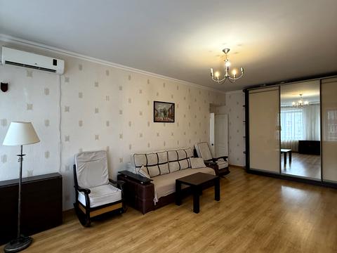 квартира за адресою Тополина вул., 16