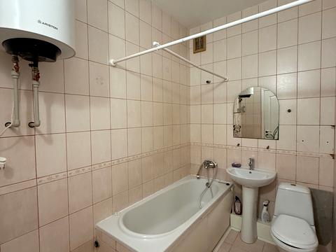 квартира за адресою Тополина вул., 16