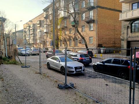 комерційна за адресою Щекавицька вул., 46