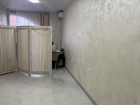 комерційна за адресою Подільська вул., 58