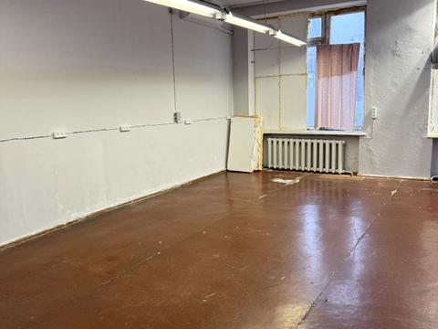 комерційна за адресою Молодіжна вул., 12/1