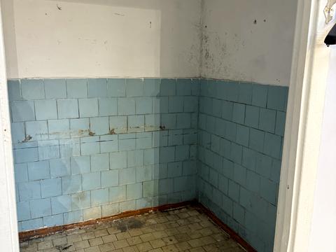 комерційна за адресою Молодіжна вул., 12/1