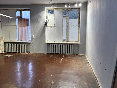 комерційна за адресою Молодіжна вул., 12/1