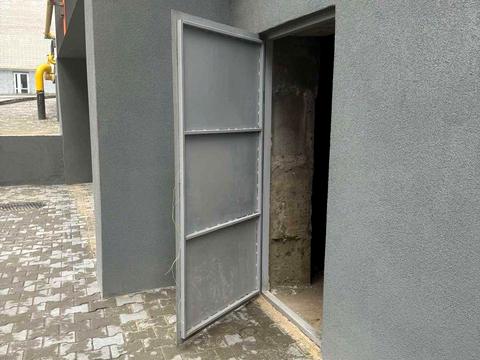 комерційна за адресою Кам'янецька вул., 100/2