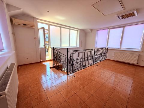 коммерческая по адресу Шандора Петефі пл., 111