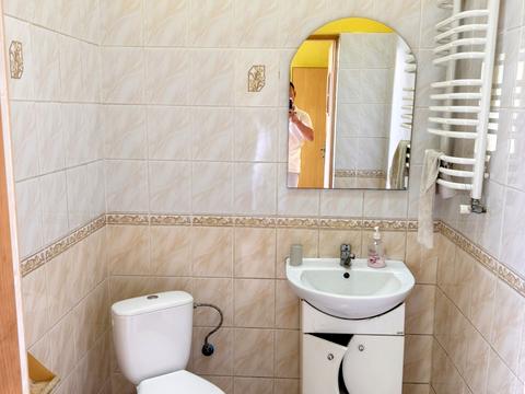 комерційна за адресою Галицька вул., 80