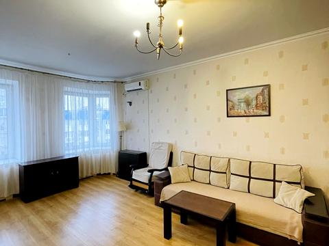 квартира за адресою Тополина вул., 16