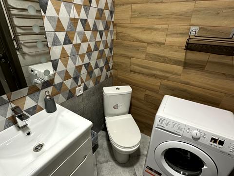 квартира за адресою Залізнична вул., 7