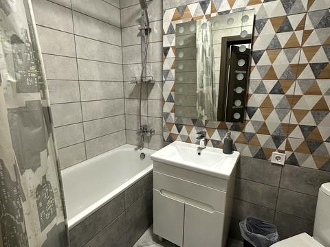 квартира за адресою Залізнична вул., 7