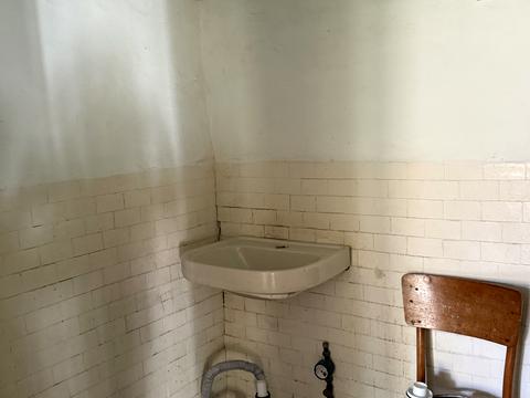 комерційна за адресою Молодіжна вул., 12/1