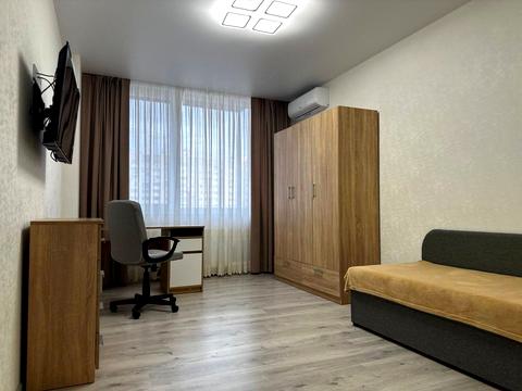 квартира за адресою Олександра Олеся вул., 2-Б