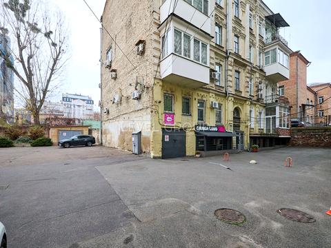 комерційна за адресою Шота Руставелі вул., 30-Б