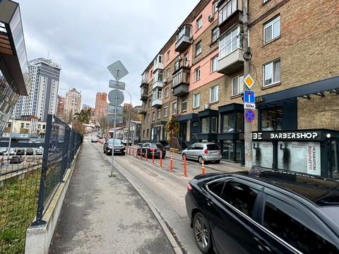 комерційна за адресою Іоанна Павла II вул. (Патріса Лумумби), 7