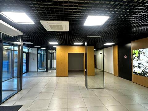 комерційна за адресою Зелена, 151