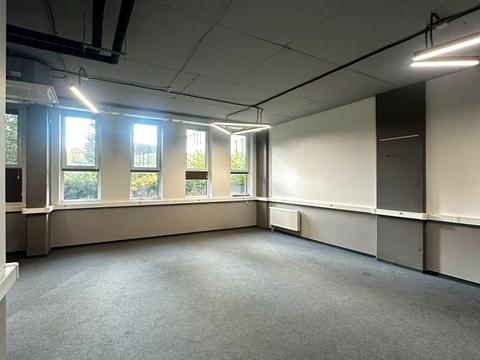 комерційна за адресою Зелена, 151