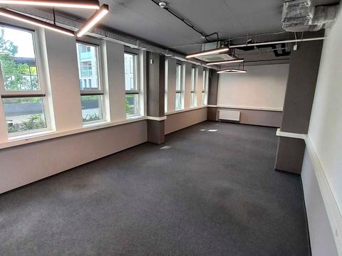 комерційна за адресою Зелена, 151