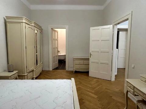 квартира за адресою Ярослава Стецька вул., 4