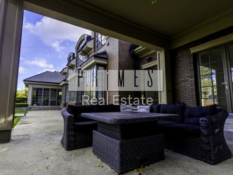 будинок за адресою с. Капітанівка, Центральна