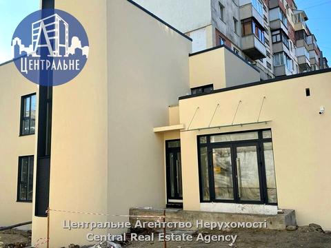 комерційна за адресою Сергія Скальда вул. (Комарова), 31-В