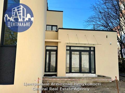 комерційна за адресою Сергія Скальда вул. (Комарова), 31-В