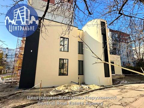 комерційна за адресою Сергія Скальда вул. (Комарова), 31-В