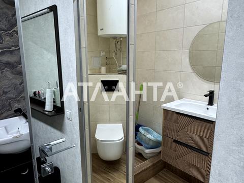 комерційна за адресою Літературна вул., 10