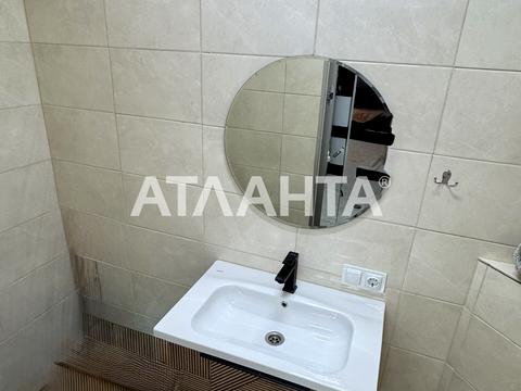 комерційна за адресою Літературна вул., 10