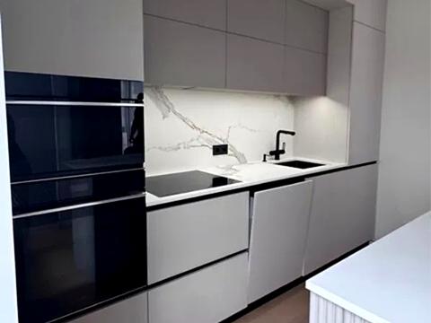 квартира за адресою Салютна вул., 2к9