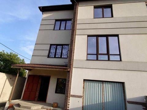 будинок за адресою Катерини Мессарош вул. (Пеліна)