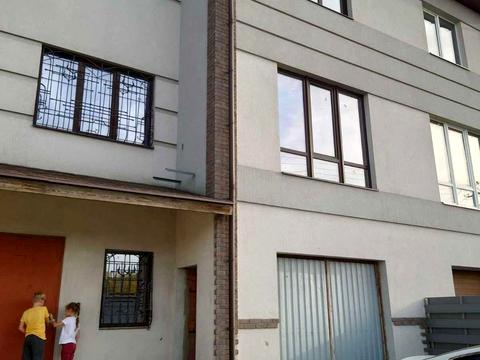 будинок за адресою Катерини Мессарош вул. (Пеліна)