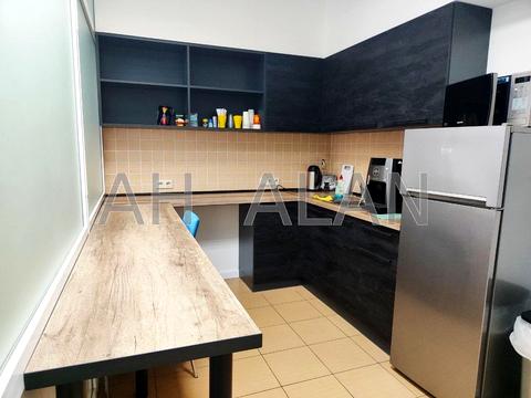 комерційна за адресою Антоновича вул. (Горького), 72